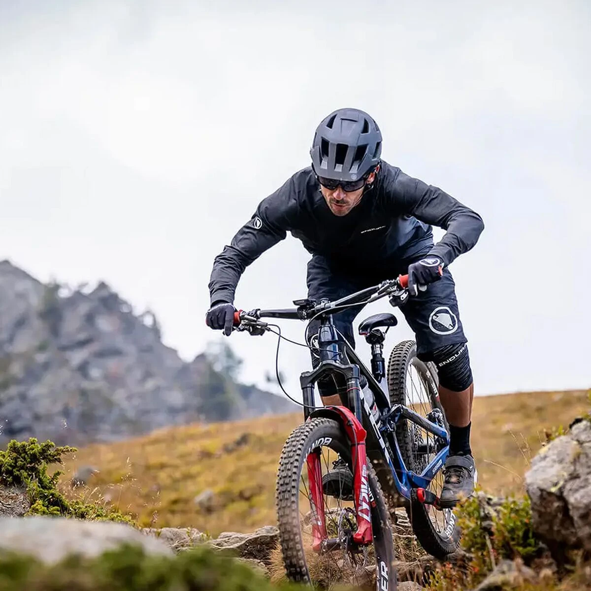 Endura Hummvee Plus Mips Helmet 4 Endura Hummvee Plus Mips Helmet - Image 2