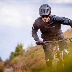 Endura Hummvee Plus Mips Helmet 14 Endura Hummvee Plus Mips Helmet -Dakine Store BLA D5 18