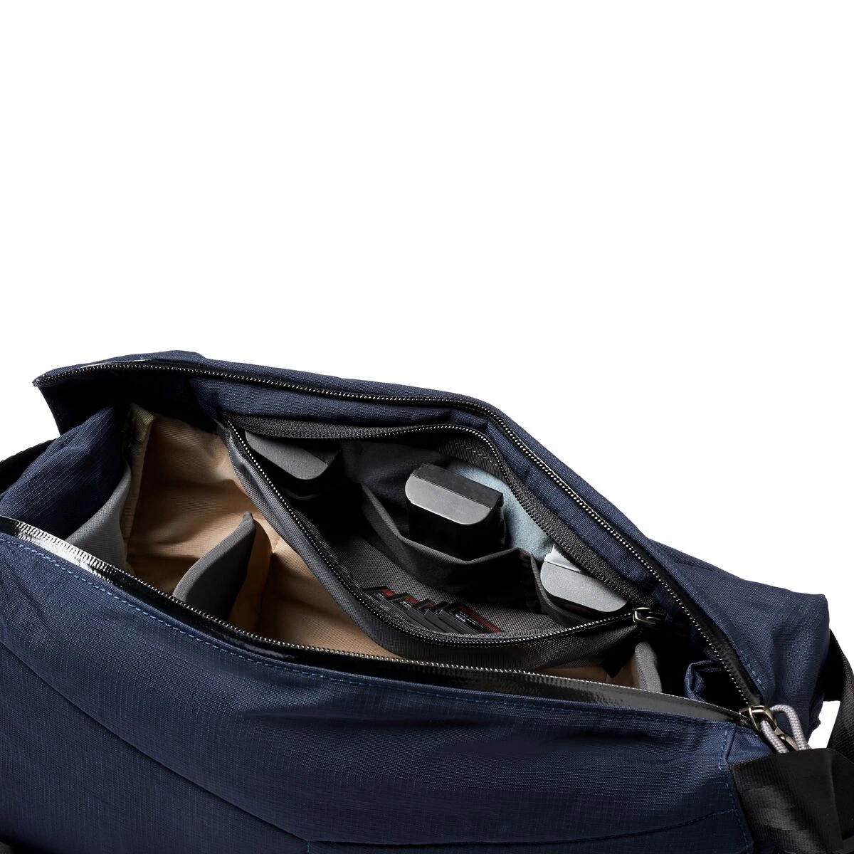 BELLROY Venture 10L Sling Bag 6 BELLROY Venture 10L Sling Bag - Image 4